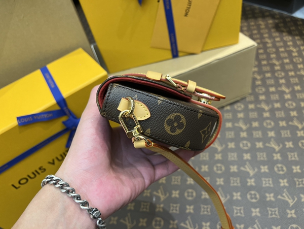 ルイヴィトンバッグ側面デザイン